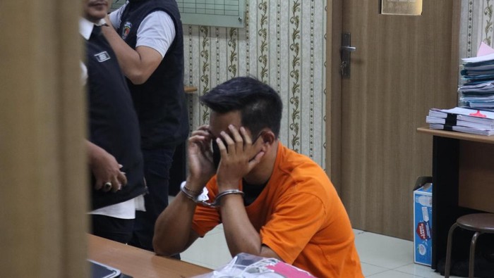 Polisi menetapkan pria inisial IM sebagai tersangka usai melakukan pelecehan di dalam pesawat, Rabu (16/7/2025).