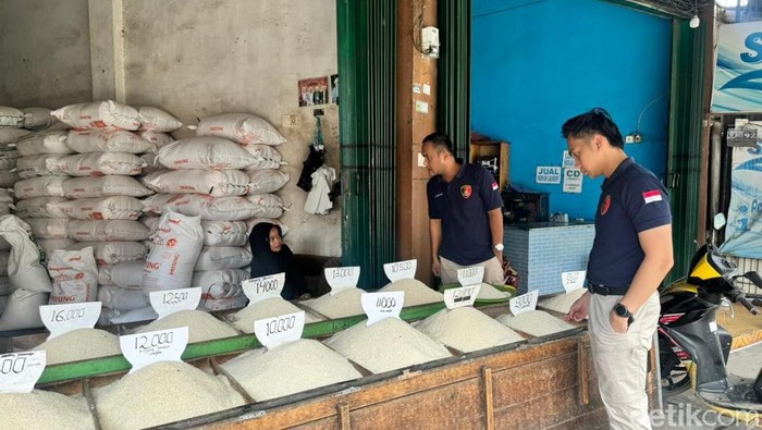 Polres Banjar sidak pasar tindak lanjuti isu beras oplosan.