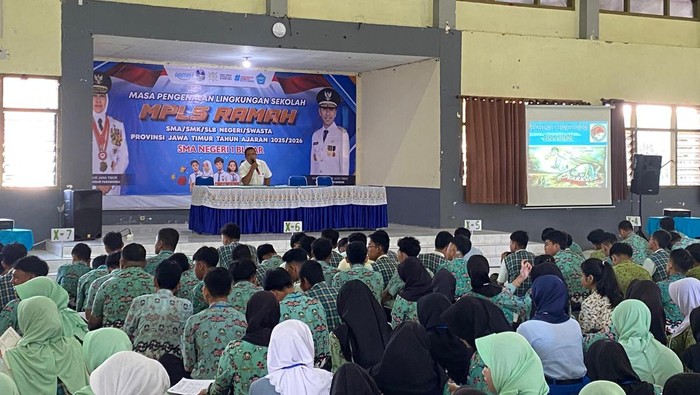 Sosialisasi bahaya narkoba ke siswa baru SMAN 1 Kota Blitar