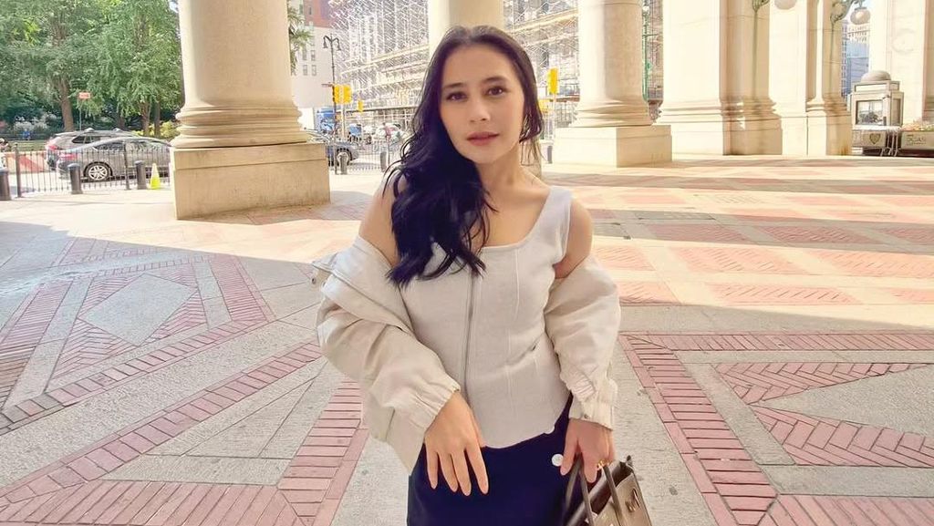 Penjelasan Prilly Latuconsina Soal Ubah Style Jelang Usia 30 Tahun