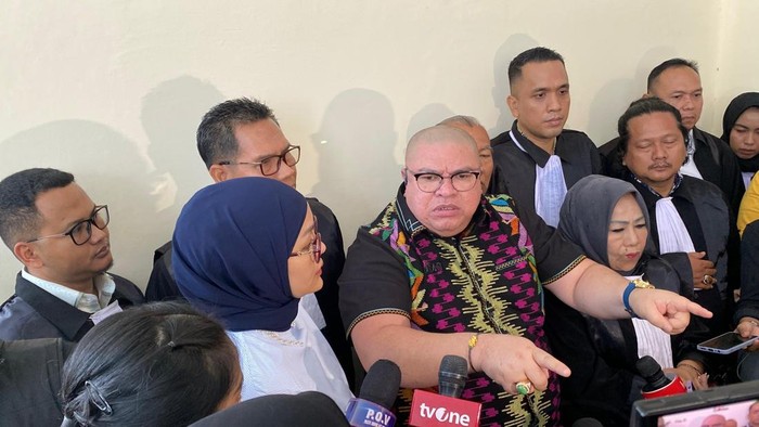 Razman Arif Nasution
