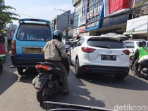 Pengendara Keluhkan Angkot Ngetem Sembarangan di Jantung Kota Bandung