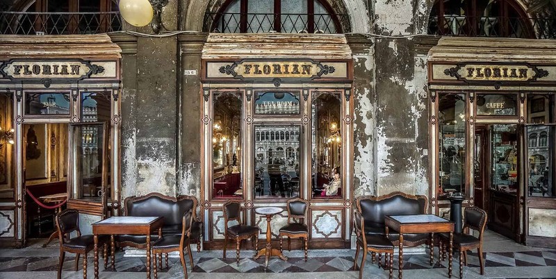 Spesial! Pengalaman Ngopi di Kafe Berusia 305 Tahun