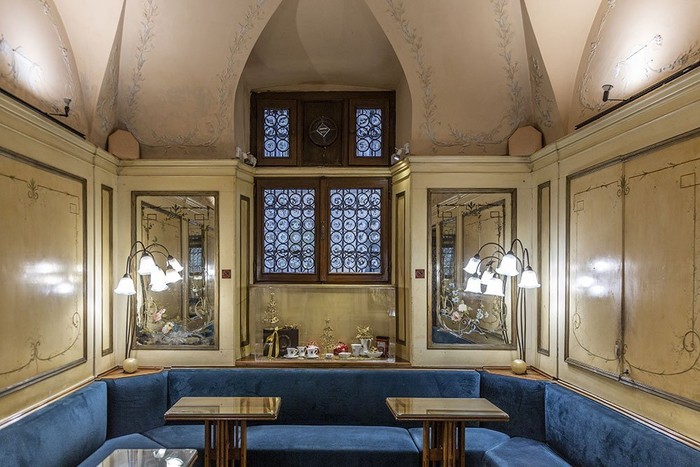 Spesial! Pengalaman Ngopi di Kafe Berusia 305 Tahune Spesial! Pengalaman Ngopi di Kafe Berusia 305 Tahun