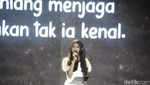 Suara Quinn Salman Bikin Haru, Buka Hoegeng Awards 2025 dengan Prosa Penantian