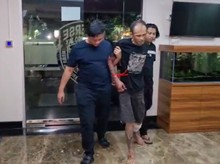 Melawan, Pembunuh Pria Bersarung di Tangsel Ditembak Polisi