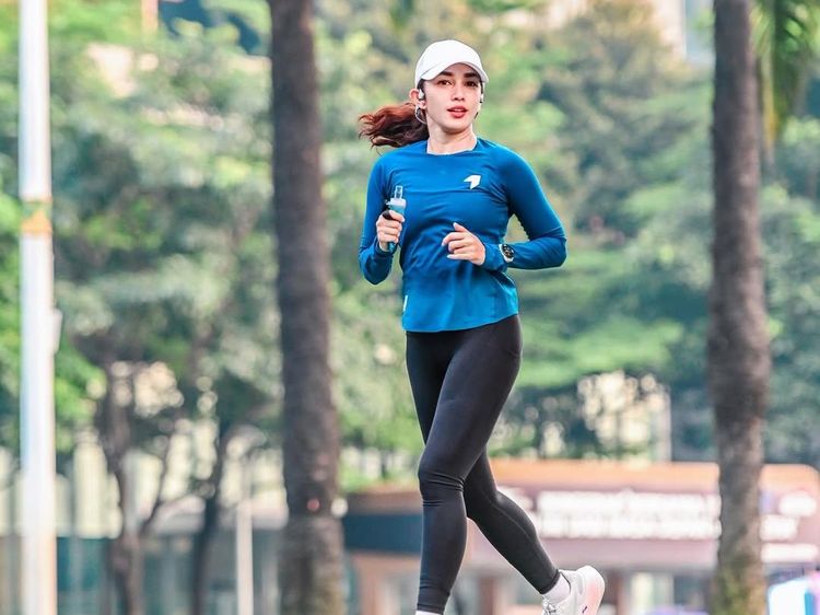 Awas Hoax! Ussy Sulistiawaty Bantah Hamil Anak Keenam