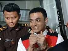 Reaksi Vadel Bajideh Disebut Beli Obat Aborsi untuk Anak Nikita Mirzani Reaksi Vadel Bajideh Disebut Beli Obat Aborsi untuk Anak Nikita Mirzani