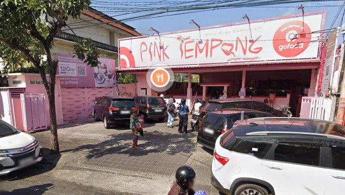Warung Pink Tempong cabang Jalan Raya Kuta, Badung, Bali. (Tangkapan layar Google Maps)
