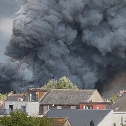 Panggung Tomorrowland Terbakar Habis-habisan, Tetap Rave On!
