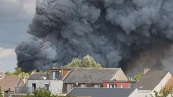 Panggung Tomorrowland Terbakar Habis-habisan, Tetap Rave On! Panggung Tomorrowland Terbakar Habis-habisan, Tetap Rave On!