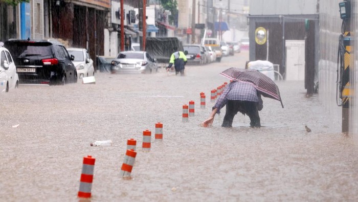 An aerial view of flooding caused by torrential rain in Yesan, South Korea, July 17, 2025.   Yonhap via REUTERS   THIS IMAGE HAS BEEN SUPPLIED BY A THIRD PARTY. NO RESALES. NO ARCHIVES. SOUTH KOREA OUT. NO COMMERCIAL OR EDITORIAL SALES IN SOUTH KOREA.