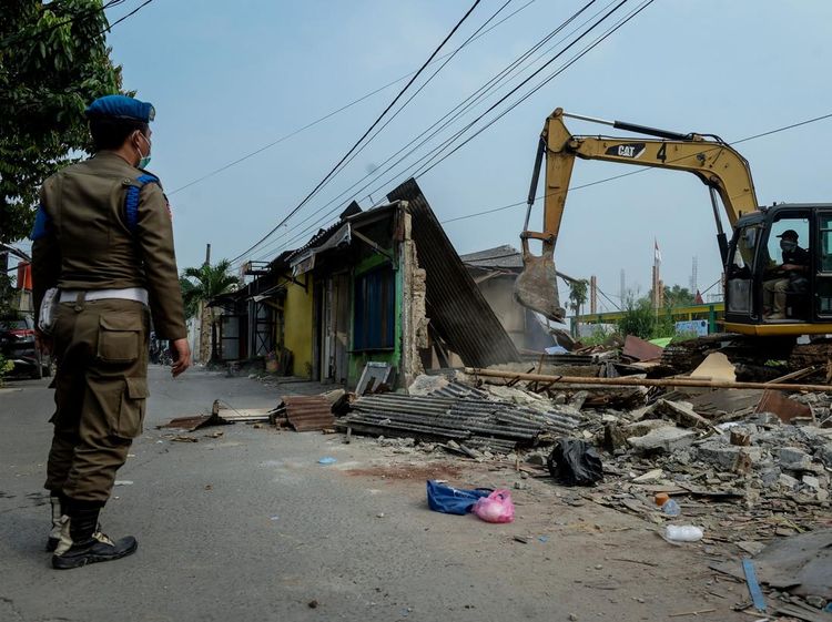 Diduga Jadi Tempat Prostitusi, Belasan Bangunan di Tangerang Diratakan