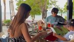 Pose Tampan Dion Wiyoko Saat Ngopi hingga Makan Bersama Istri