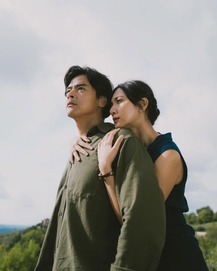Dion Wiyoko, pemeran Jonathan dalam film 'Sore: Istri dari Masa Depan'.