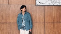 Aktor Dion Wiyoko belakangan mencuri perhatian karena perannya dalam film Sore: Istri dari Masa Depan. Pada film itu, Dion berperan sebagai Jonathan. Foto: Instagram/@dionwiyoko