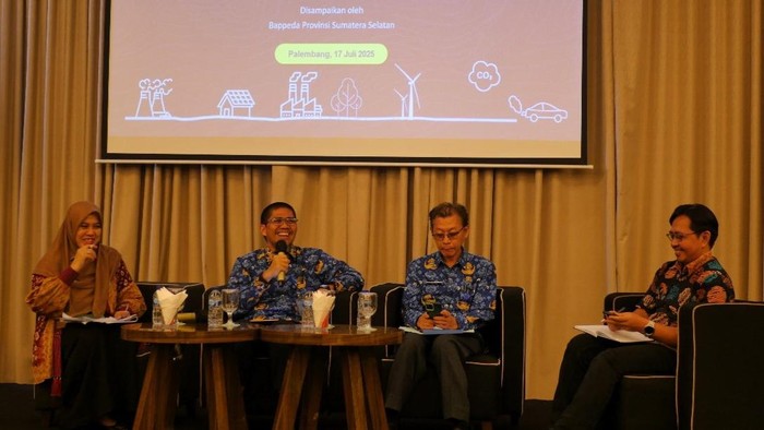 Diskusi pembangunan rendah karbon di Sumsel.