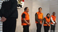 Keempat tersangka dihadirkan dalam konferensi pers di gedung Merah Putih KPK, Kuningan, Jakarta Selatan, Kamis (17/7/2025).