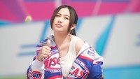 Fira Cantika mengaku berjuang jadi pedangdut hingga terkenal sampai sekarang. Jadi pertama terjun ke musik, Fira penyanyi lokal di Jawa Timur, di Jember, ke mana-mana sama ibu motoran, disetirin ibu, katanya. (Foto: dok Instagram firacantika_real)