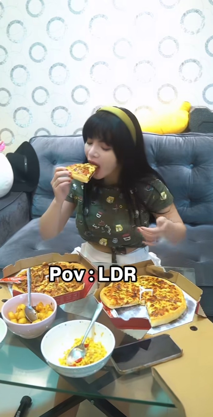 Hebohnya Dinar Candy Saat Mukbang Liwet dan Buat Es Buah Jumbo Hebohnya Dinar Candy Saat Mukbang Liwet dan Buat Es Buah Jumbo