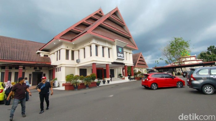 Kantor DPRD Pangkep.
