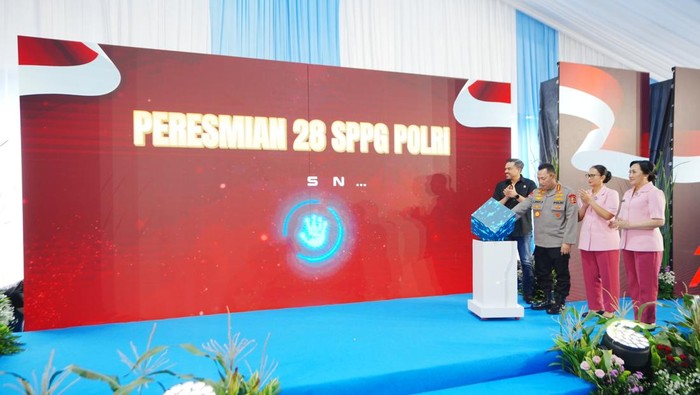 Kapolri Jenderal Listyo Sigit Prabowo meresmikan 28 Satuan Pelayanan Pemenuhan Gizi (SPPG). Diharapkan ada 96 ribu penerima manfaat Makan Bergizi Gratis (MBG). (dok Ist)