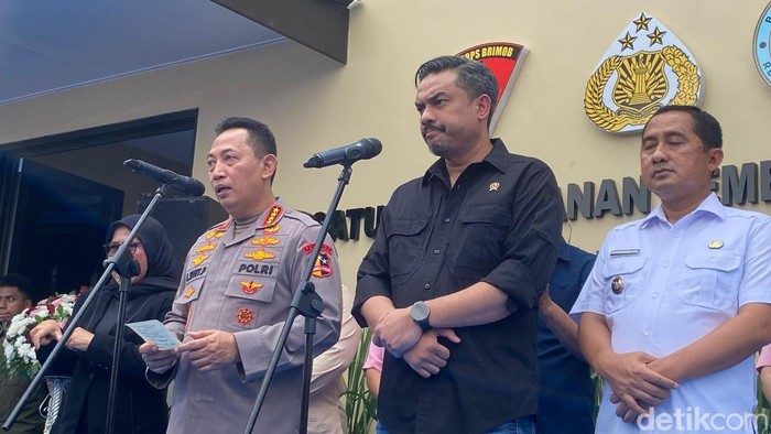 Kapolri Jenderal Listyo Sigit Prabowo meresmikan Satuan Pelayanan Pemenuhan Gizi (SPPG) di Mako Brimob Depok (Devi P/detikcom)