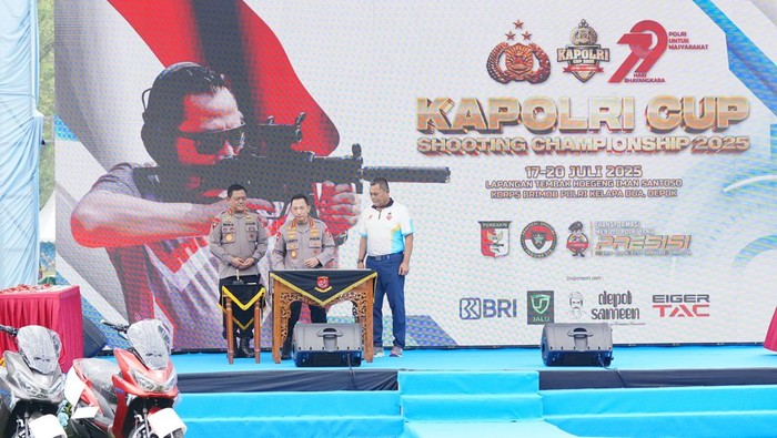 Kapolri Jenderal Listyo Sigit Prabowo resmi membuka Kapolri Cup 2025 Shooting Championship di Mako Brimob, Depok. Sebanyak 1.033 peserta mengikuti lomba ini. (Devi P/detikcom)