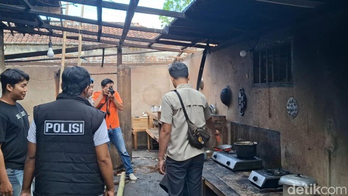 Kediaman pasutri Tulungagung porak poranda usai ledakan gas