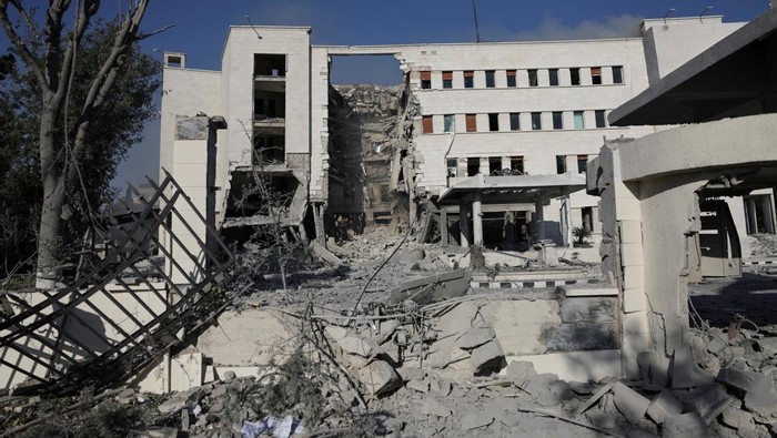 A view of a destroyed building, after powerful airstrikes shook Damascus on Wednesday, targeting the defense ministry, as Israel vowed to destroy Syrian government forces attacking Druze communities in southern Syria and demanded their withdrawal, in Damascus July 16, 2025. REUTERS/Khalil Ashawi