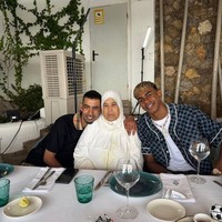 Ulang tahun ke-18 Lamine Yamal jatuh pada 13 Juli 2025. Yamal memilih untuk merayakan ulang tahunnya lebih awal dengan menggelar acara makan malam intim bersama keluarga di Restoran La Cúpula, Garraf, Spanyol. Foto: Dok. Instagram