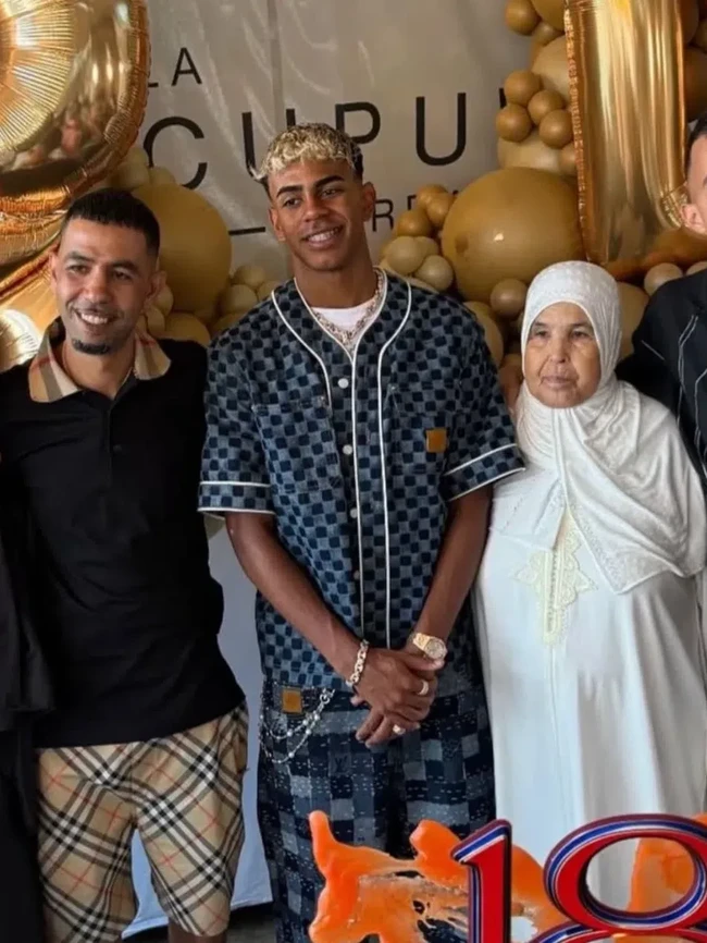 Foto: Gaya Lamine Yamal Ultah ke-18 Sebelum Gelar Pesta Kontroversial