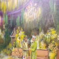 Maulana dan Putri juga menyewa jasa live painting untuk melukis momen di hari bahagia keduanya. Foto: Instagram/@putri.karlina14