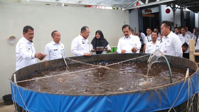 Menteri Imigrasi dan Pemasyarakatan (Imipas), Menteri Agus Andrianto saat mengunjungi Balai Pemasyarakatan (Bapas) Garut