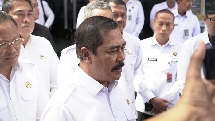 Menteri Imipas Agus Andrianto saat mengecek Kantor Imigrasi Bandung.