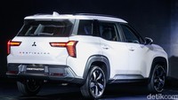 Destinator akan diproduksi langsung di Indonesia dan mulai dijual pada 23 Juli 2025. Mitsubishi juga berencana mengekspor mobil ini ke Filipina, Vietnam, Asia Selatan, Amerika Latin, Timur Tengah, hingga Afrika. 