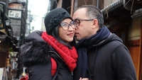 Novita Angie mendapat banyak ucapan selamat dari para selebritas terkait ulang tahun pernikahan. Happy anniversary kakak sayang, komen Verlita Evelyn. Semakin bahagia bersama dengan anak anak ya njie, komen Arzeti Bilbina. (Foto: dok Instagram novitaangie)