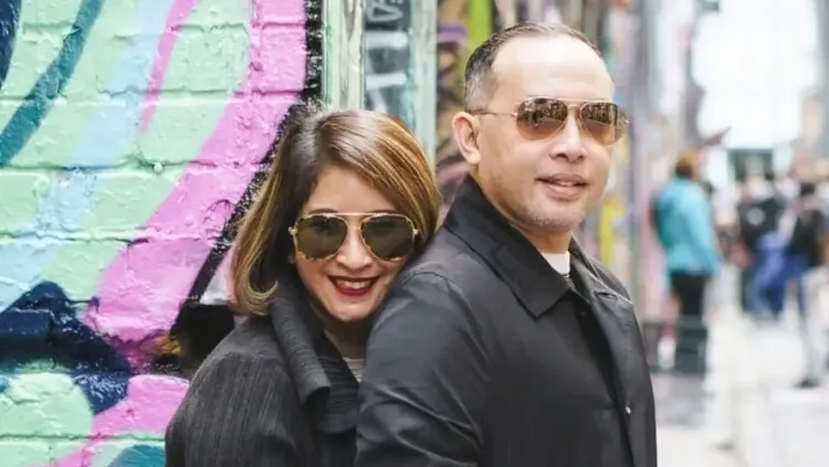 Cinta Abadi Novita Angie untuk Sapto Haryo Rajasa