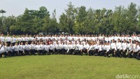Anggota Paskibraka pusat terpilih ini telah berhasil lolos dari 130 ribu pendaftar. Sebanyak 76 calon Paskibraka putra-putri terbaik dari 38 provinsi dibentuk menjadi calon pemimpin bangsa yang berkarakter Pancasila. Foto: Cicin Yulianti/detikEdu