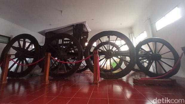 Pedati Gede di gang Kelurahan Pekalangan, Kota Cirebon.