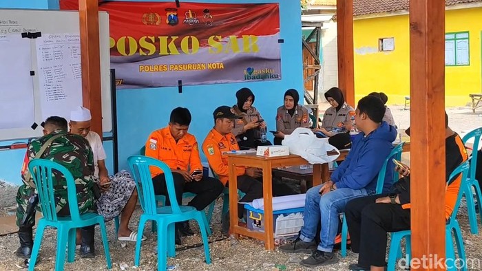 Pencarian korban perahu terbalik di Pasuruan