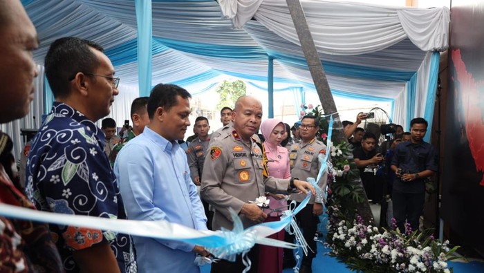 Polda Banten bersama Polresta Tangerang meresmikan Satuan Pelayanan Pemenuhan Gizi (SPPG) Tantya Sudhirajati pada Kamis (17/8/2025)