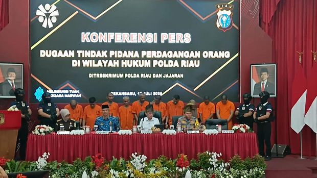 Polda Riau membongkar kasus TPPO di Dumai dan Bengkalis, puluhan calon pekerja migran ilegal diselamatkan, Kamis (17/7/2025).