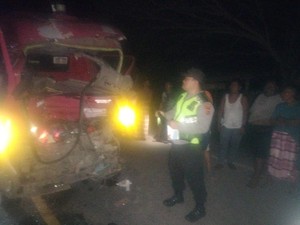 Truk Tangki Tabrak Fuso Parkir di Muaro Jambi, Sopir Patah Kaki