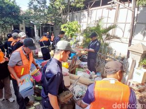 KAI Semarang Tertibkan Sejumlah Bangunan di Gergaji
