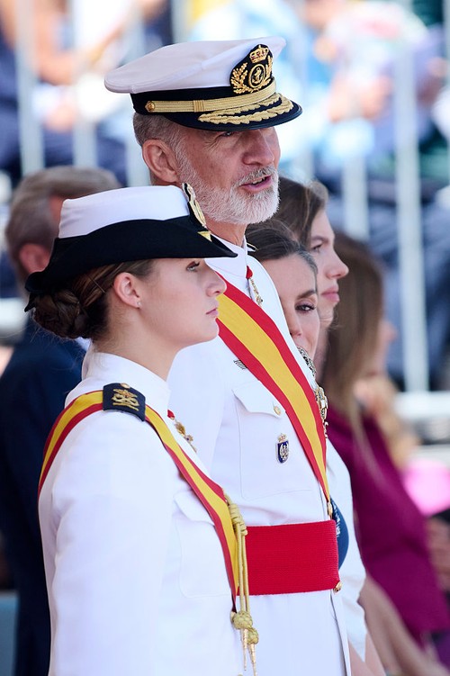 MARIN, PONTEVEDRA, SPAIN - JULY 16: (L-R) Crown Princess Leonor of Spain, King Felipe VI of Spain, Queen Letizia of Spain and Princess Sofia of Spain attend a presentation of Royal dispatches of employment at Escuela Naval on July 16, 2025 in Marin, Pontevedra, Spain. (Photo by Carlos Alvarez/Getty Images)