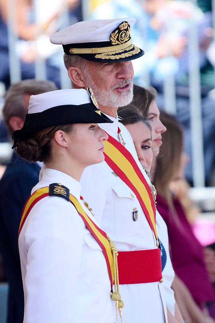 MARIN, PONTEVEDRA, SPAIN - JULY 16: (L-R) Crown Princess Leonor of Spain, King Felipe VI of Spain, Queen Letizia of Spain and Princess Sofia of Spain attend a presentation of Royal dispatches of employment at Escuela Naval on July 16, 2025 in Marin, Pontevedra, Spain. (Photo by Carlos Alvarez/Getty Images)