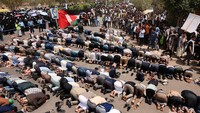 Yaman dilanda kekeringan ekstrem tahun ini, karena musim semi sangat kering dan volume hujan sangat minim, memicu kekhawatiran sektor pertanian dan pasokan air. (REUTERS/Khaled Abdullah)  