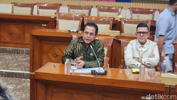 Sekjen DPR Indra Iskandar.