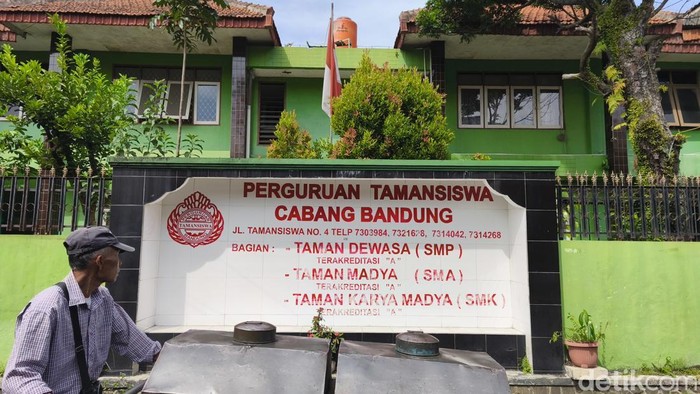 Skolah Taman Siswa di Kota Bandung.